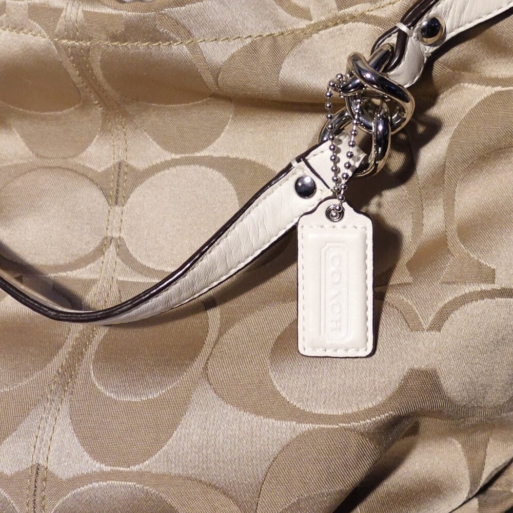 Coach Signature Jacquard Hobo Bag - Picture 5 of 10